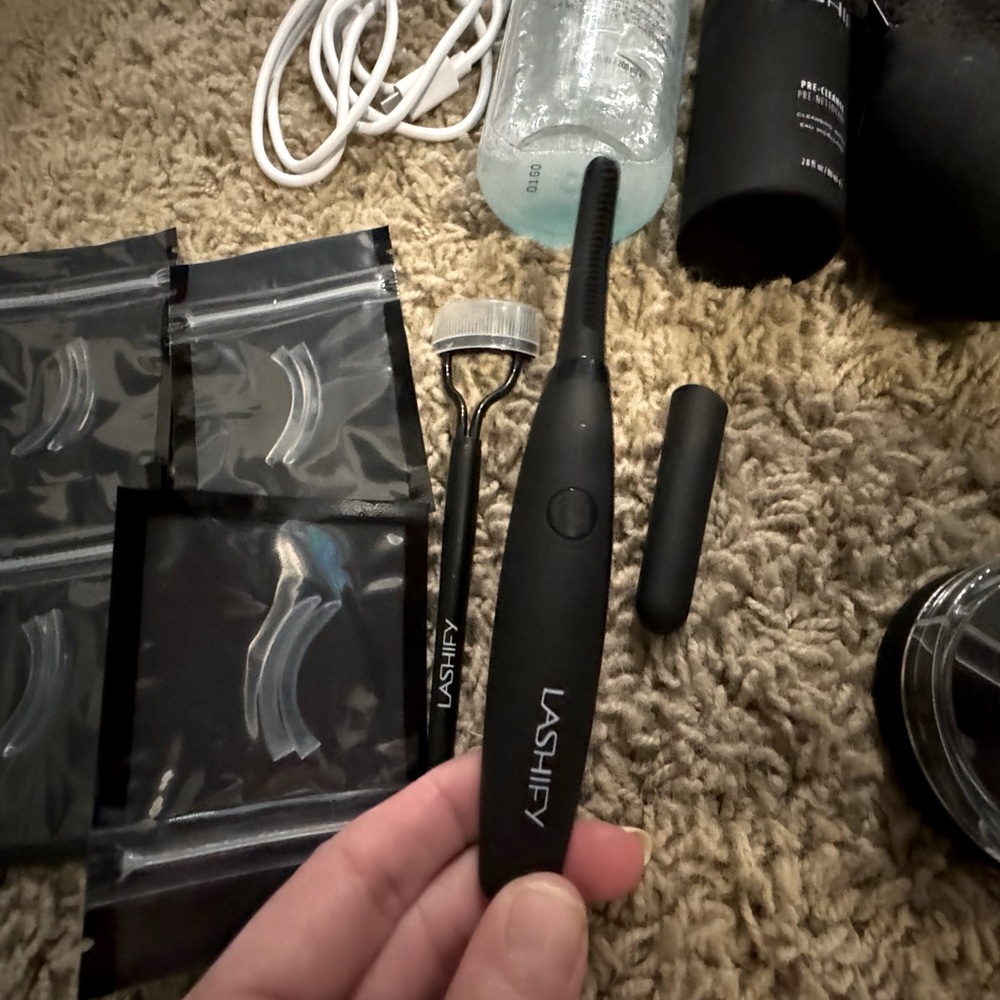 MEGA Lashify set. DIY lash extension system.